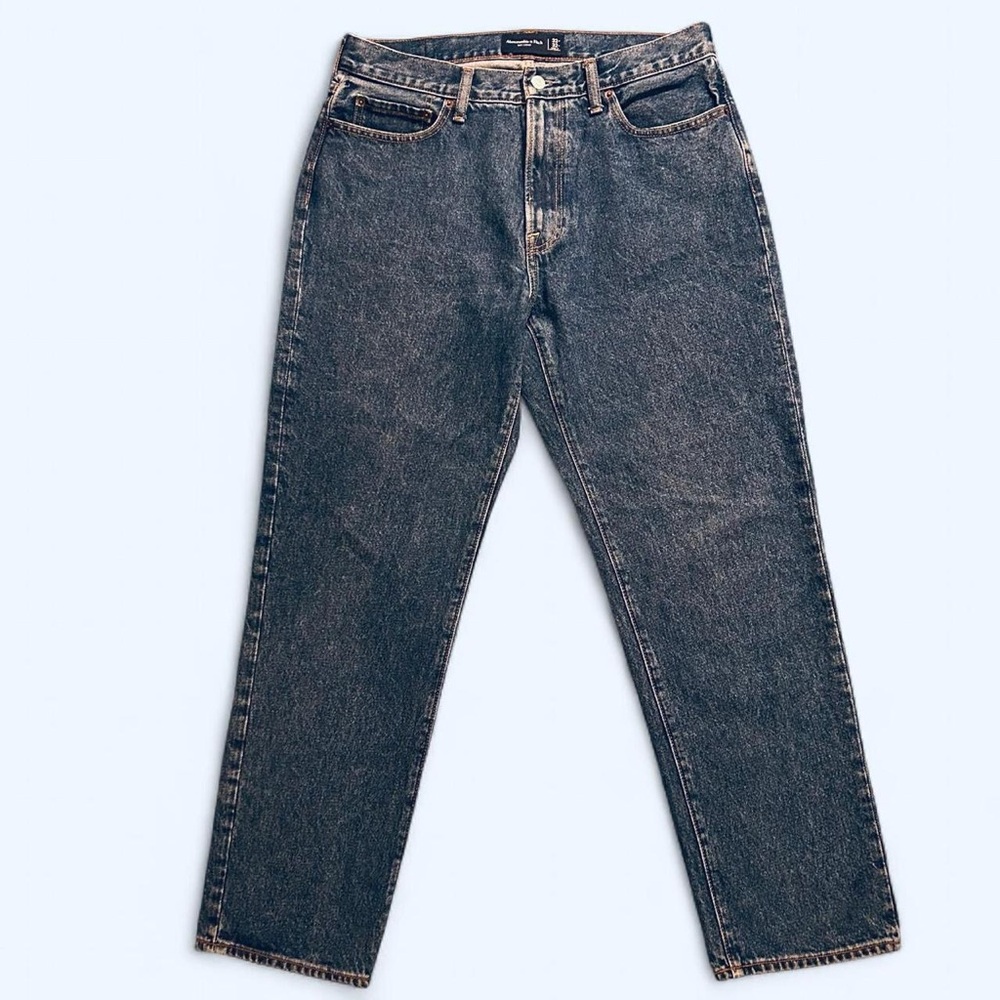 Abercrombie & Fitch blue denim jeans in the “90’s Loose” style 💙